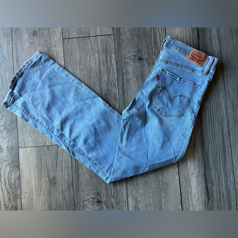 314 women Levi’s  jeans